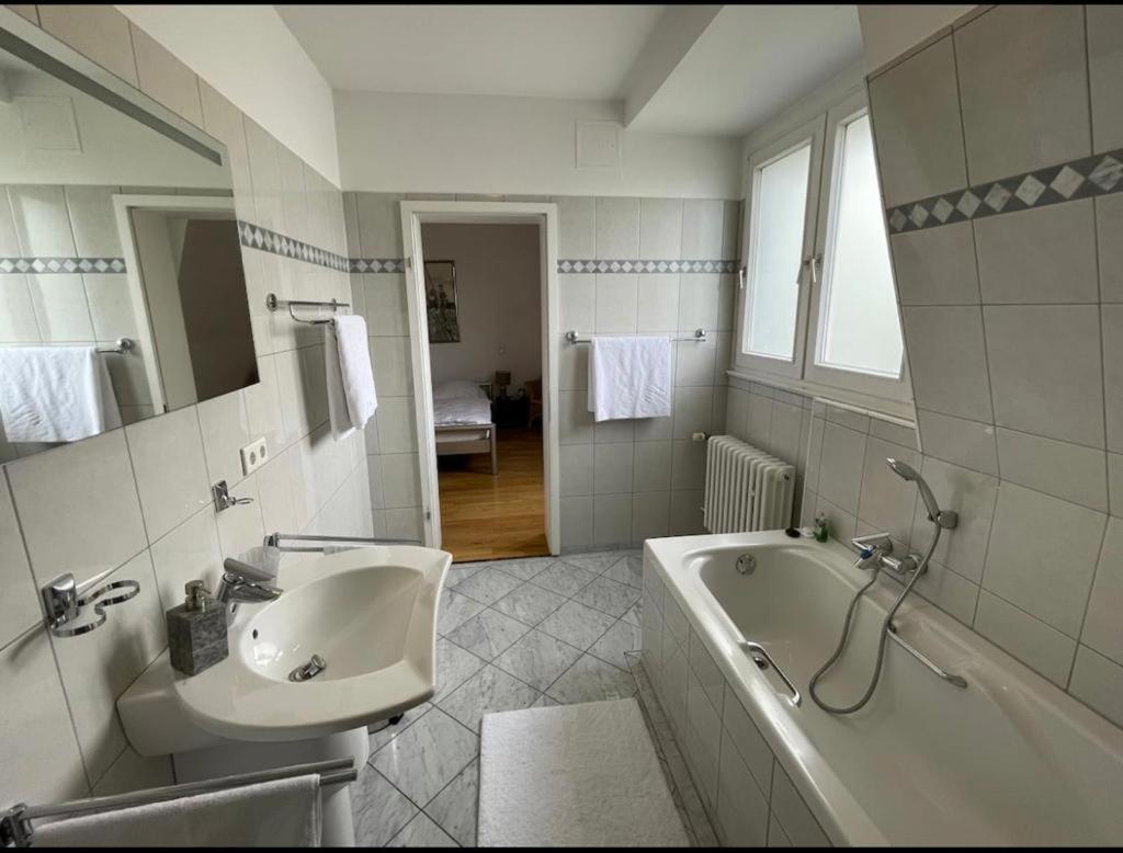 Luxury Rooftop Loft With River View 10Min To City Leilighet Düsseldorf Eksteriør bilde