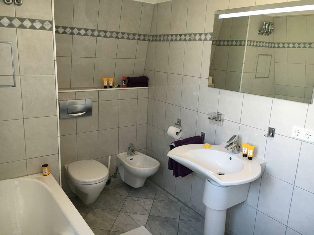 Luxury Rooftop Loft With River View 10Min To City Leilighet Düsseldorf Eksteriør bilde