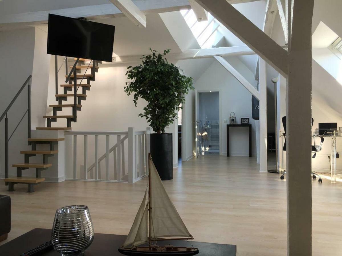 Luxury Rooftop Loft With River View 10Min To City Leilighet Düsseldorf Eksteriør bilde